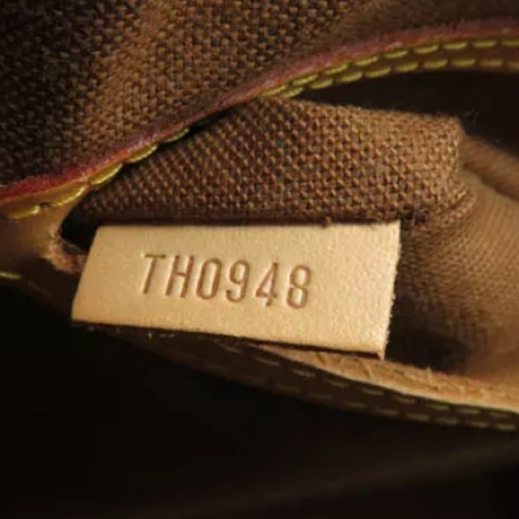 💖PRETTY💖 Louis Vuitton Auth Alma Satchel! - Picture 10 of 11